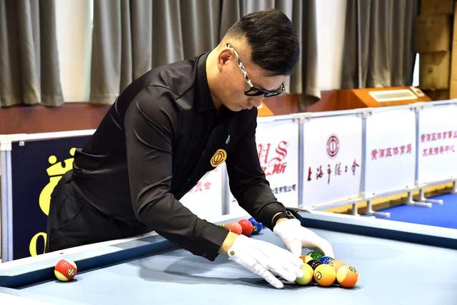 自空中的巨 自空中的巨