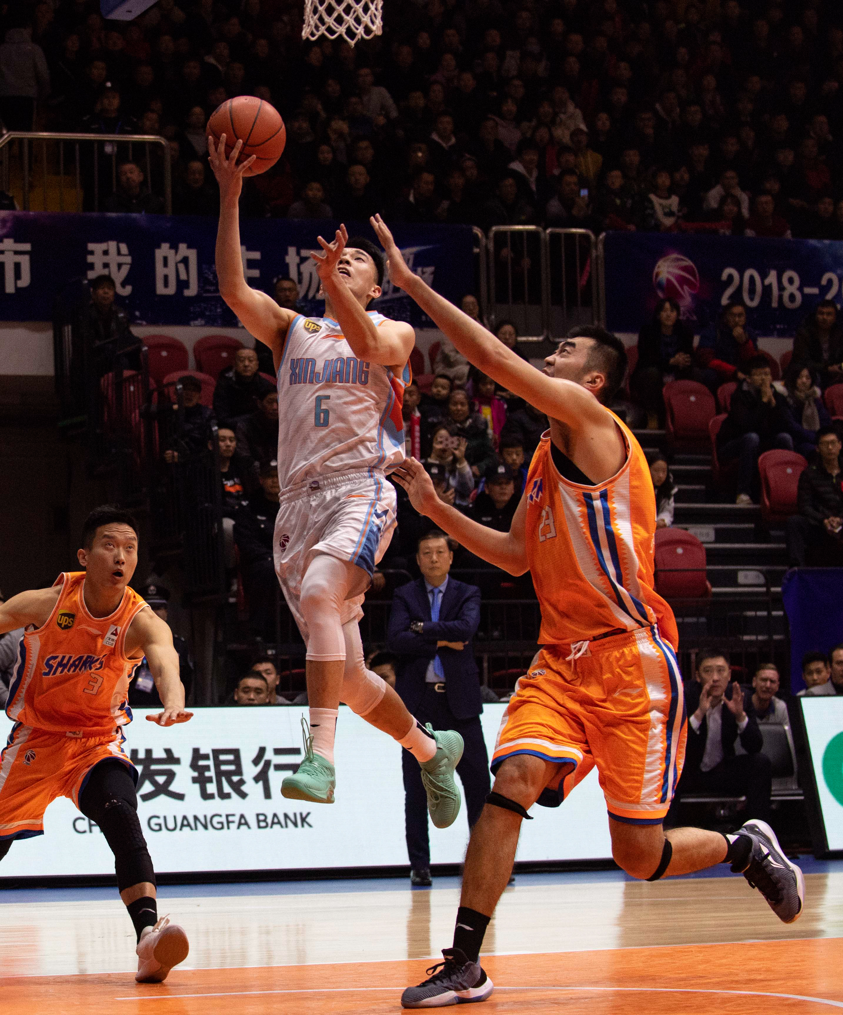 要脚踏实地 要脚踏实地