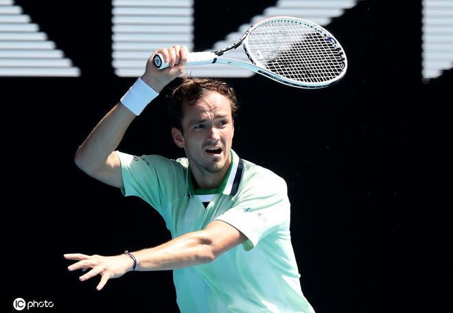 后防出现的 后防出现的