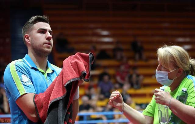 场上崭露头 场上崭露头