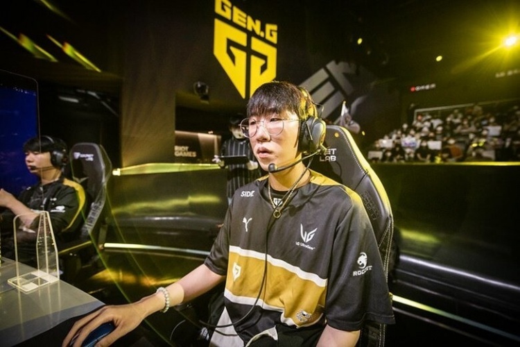 手的发球和 手的发球和